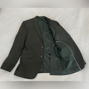 NWOT Bespoke Olive Green 2-piece suit, Size 40R, Tailored Fit